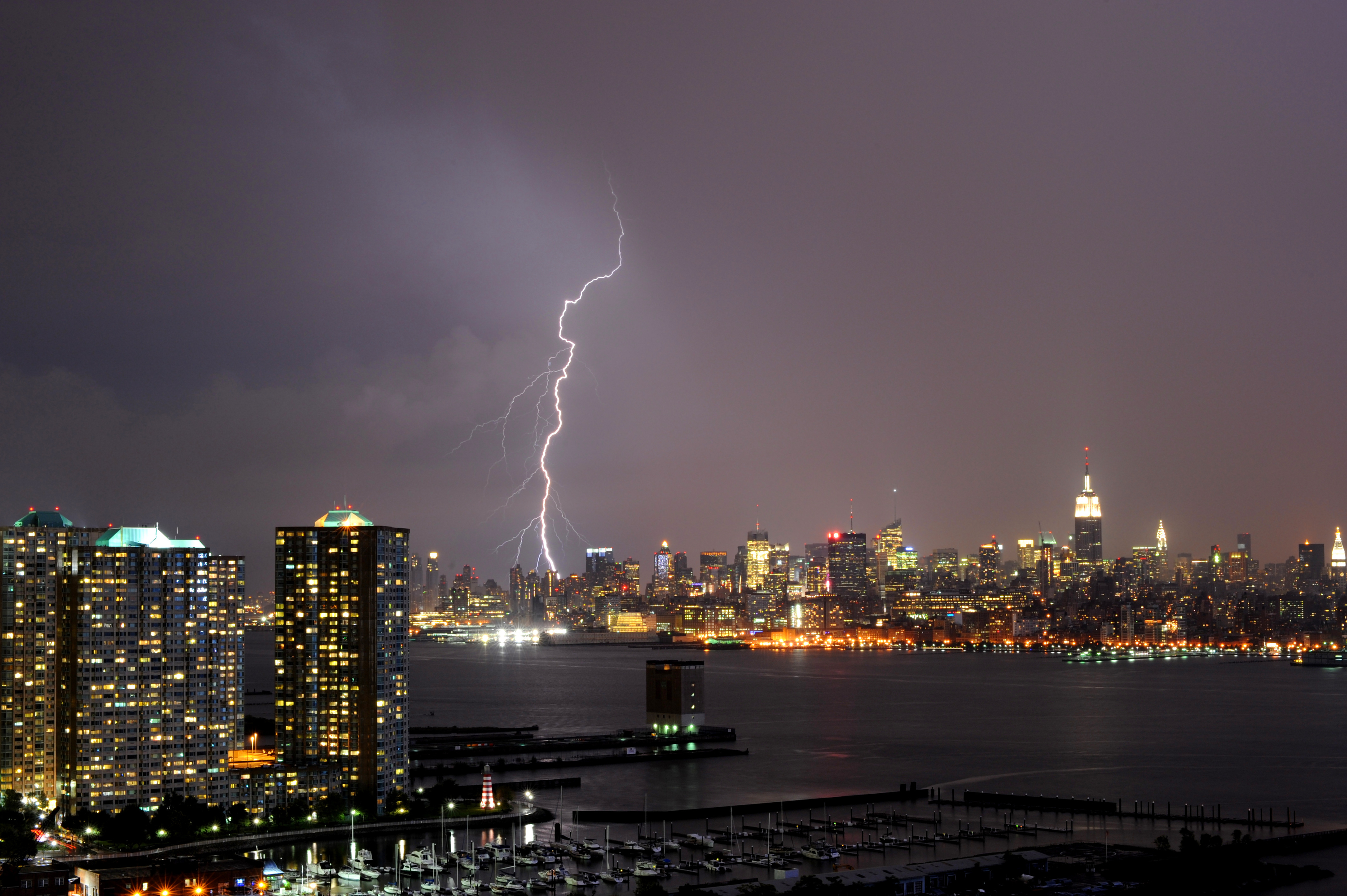 The sixth day of NYC’s heat wave brings 89 percent humidity and thunderstorms