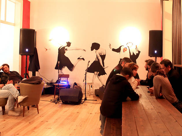 O bom, o mau e o vilão bar