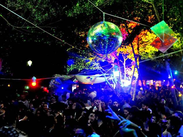 Suma Beach Suma Beach partilerinden bir kare