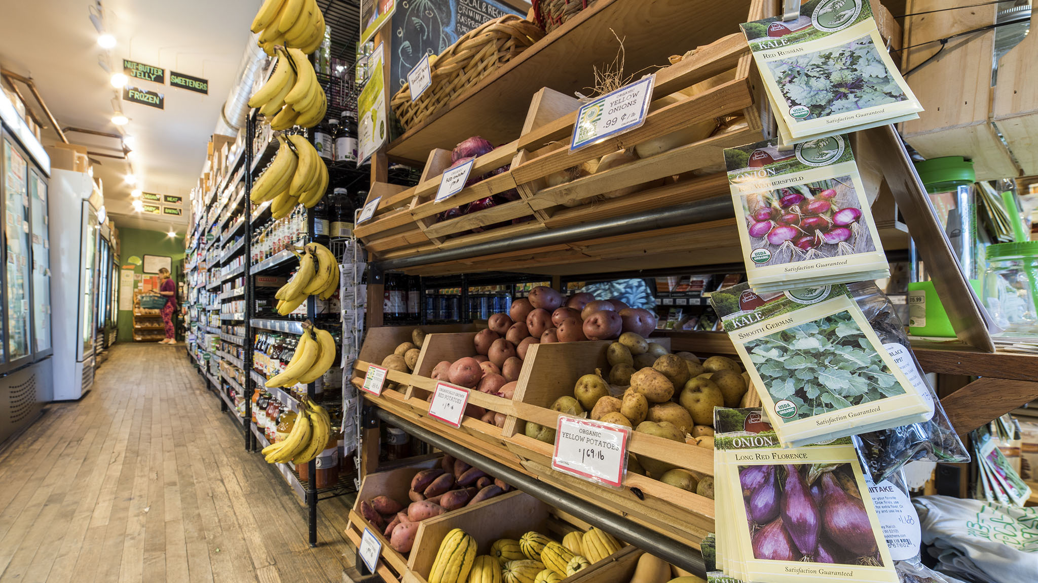 Dill Pickle Food Coop Shopping in Logan Square, Chicago