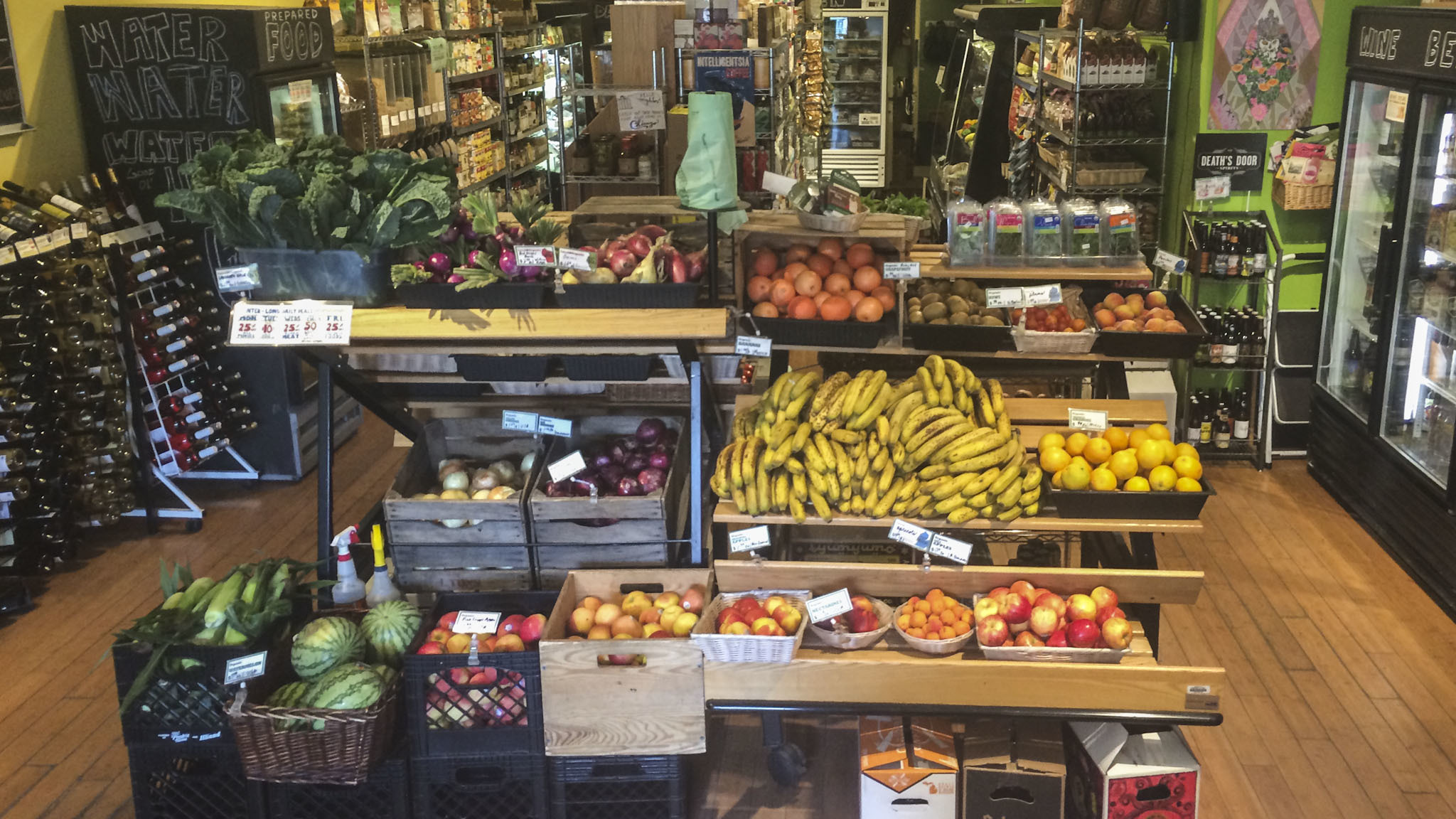 Green Grocer Shopping in River West/West Town, Chicago