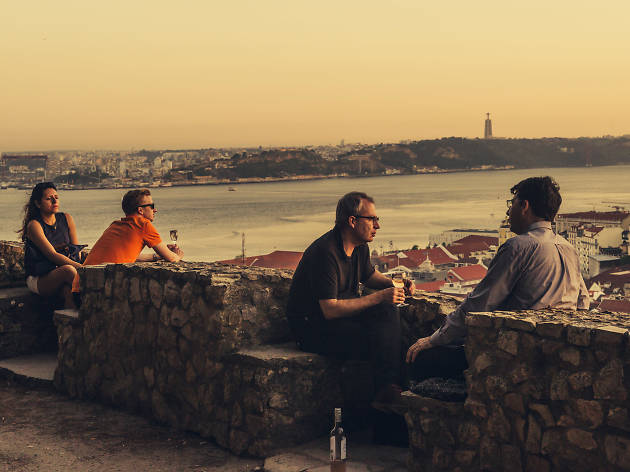 Veja o pôr-do-sol com um copo de vinho que não se parte – Wine With A View Veja o pôr-do-sol com um copo de vinho que não se parte – Wine With A View