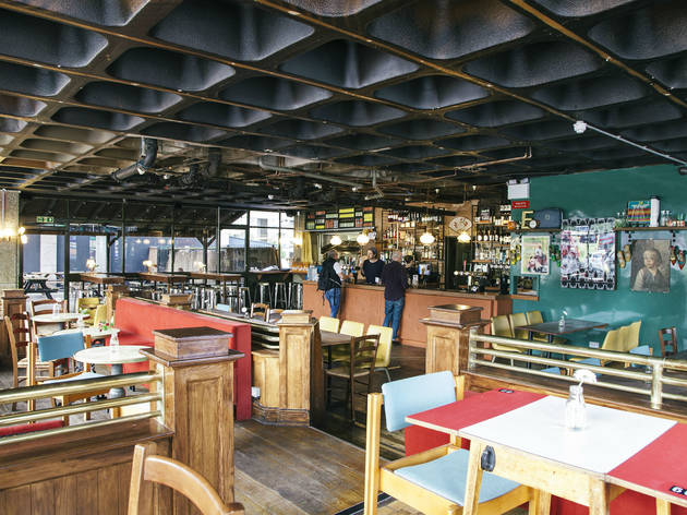 The Elephant and Castle @ Andy Parsons