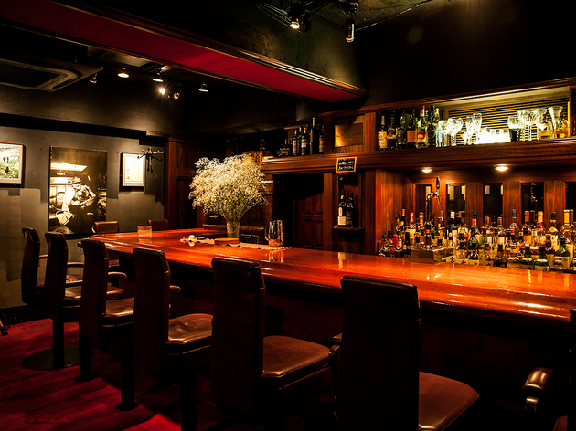 The Best Tokyo Bars Meet The Bar Beauties Time Out Tokyo