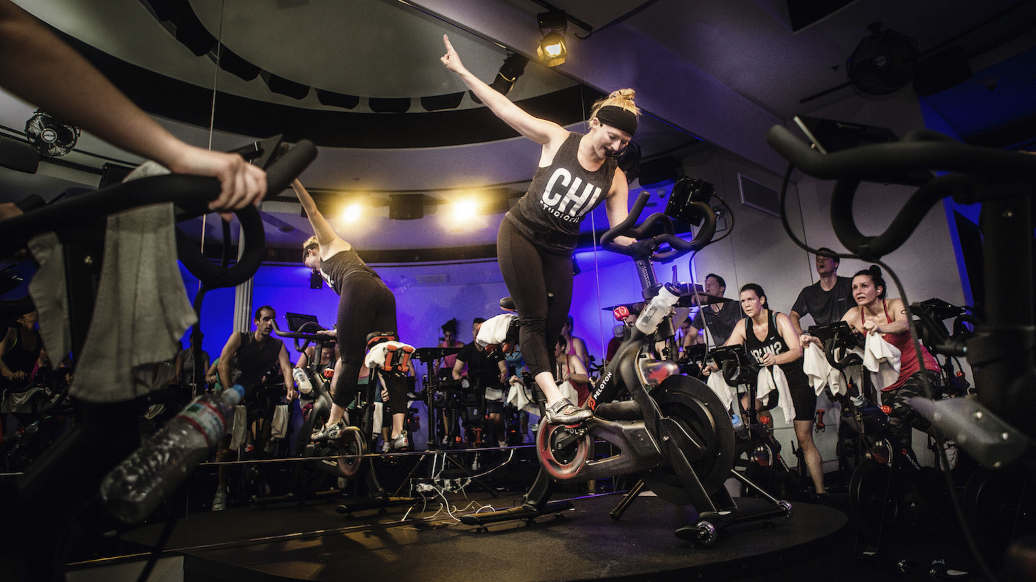 Spinning class. Сайкл зона. Рок де сайкл Party. Освещение зоны сайклов. Cycle Party.