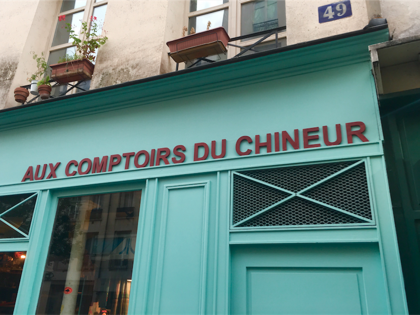 11 Best SecondHand and Vintage Clothes Shops in Paris