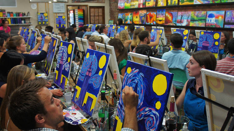 Paint & Sip Classes at Painting Lounge