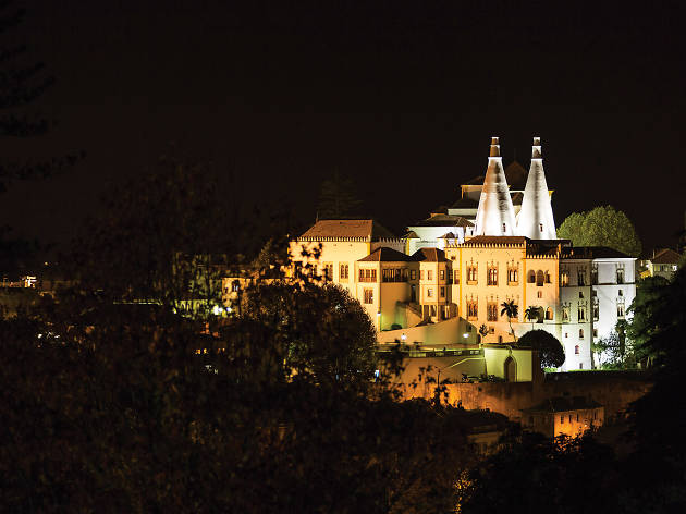 Palácio Nacional de Sintra à noite Palácio Nacional de Sintra à noite
