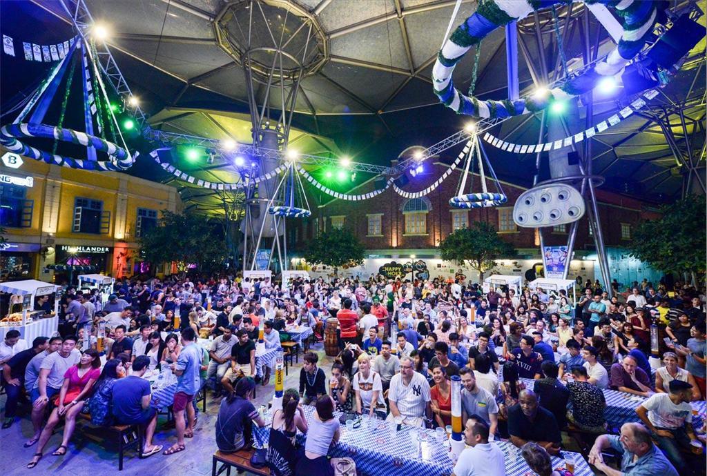 Er is een trend broeden Ophef Clarke Quay Oktoberfest 2016 | Bars and pubs in Singapore
