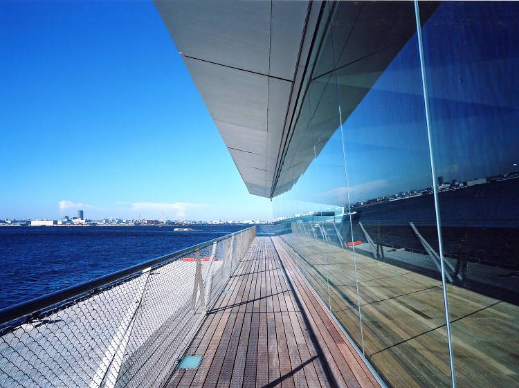 Gaze out from a ship-deck rooftop