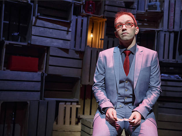 Theater review: Magician Helder Guimarães returns to the stage in Verso Theater review: Magician Helder Guimarães returns to the stage in Verso