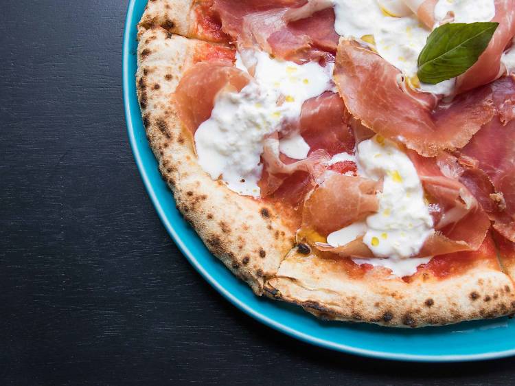 Burrato and Culatello pizza ที่ Pizza Massilia