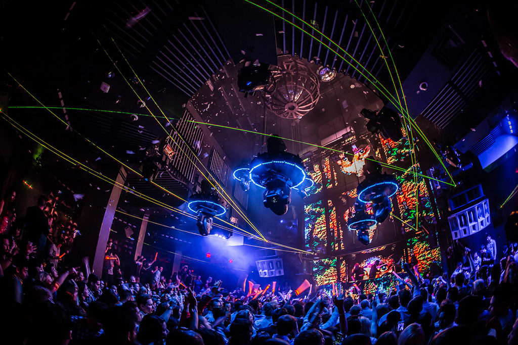 Experience The Las Vegas Nightlife: Nightclubs & Pool Parties