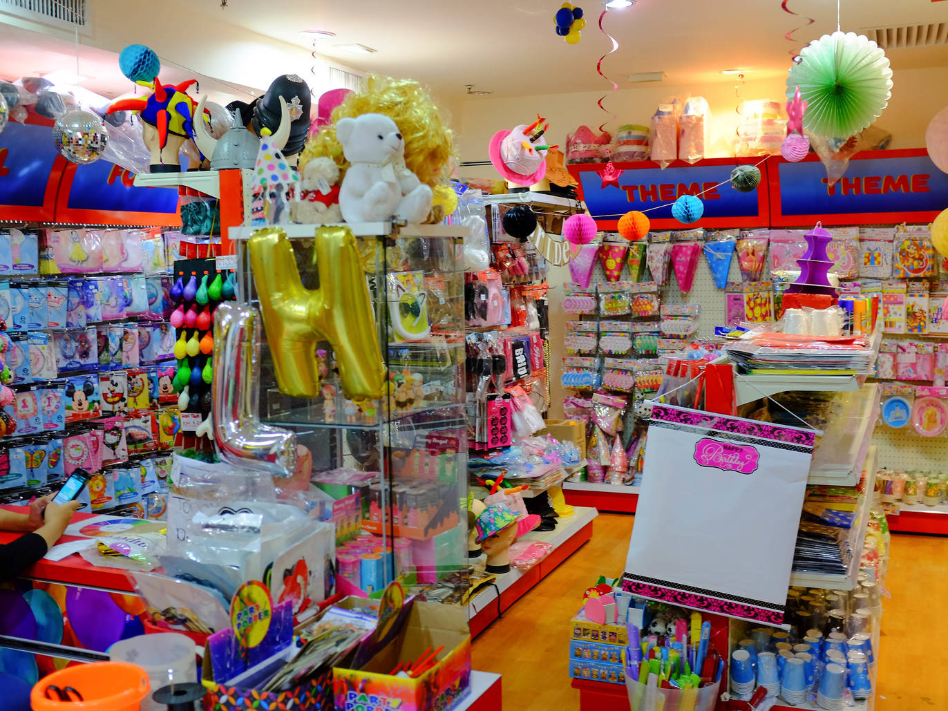 KL's best party supply stores