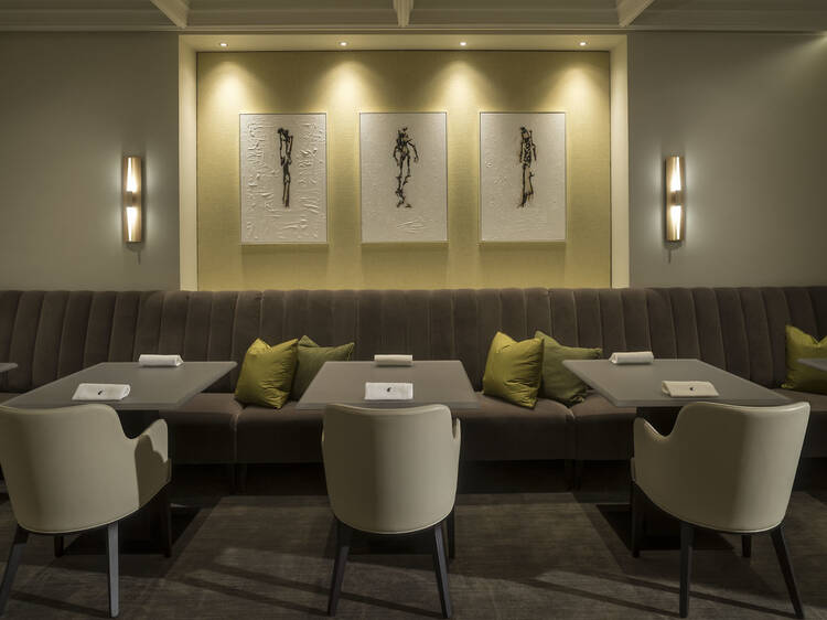 Beloved Chicago restaurant Alinea just lost a Michelin star