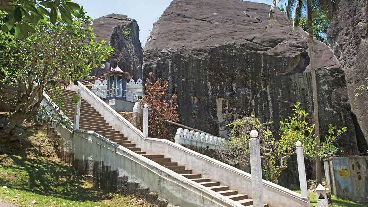 Aluvihare Rock Temple