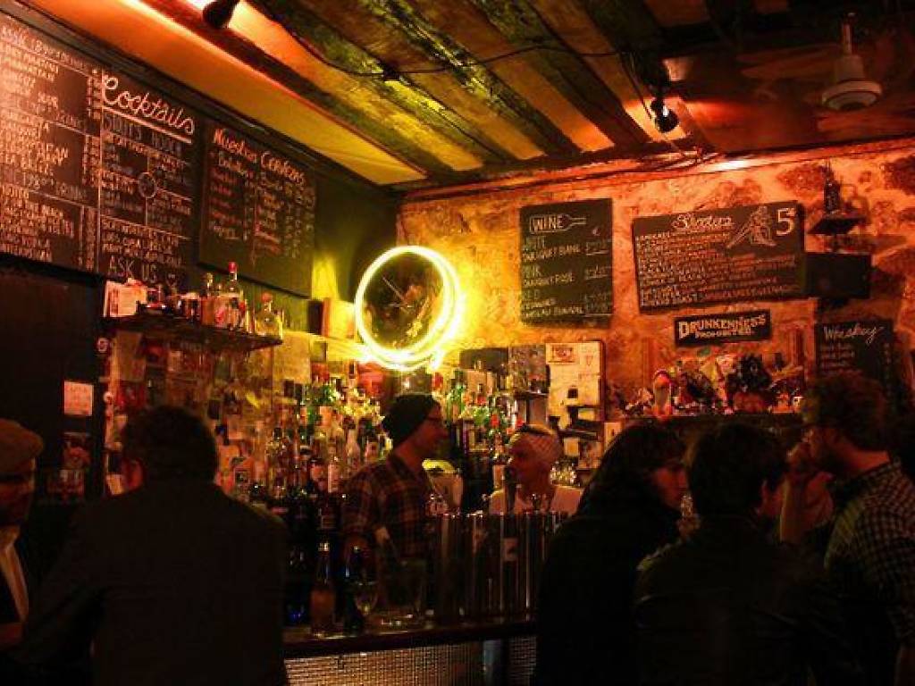 12 Best Wine Bars in Paris Right Now