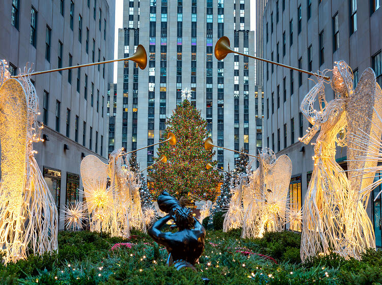 The Rockefeller Center Christmas Tree Is Finally Here