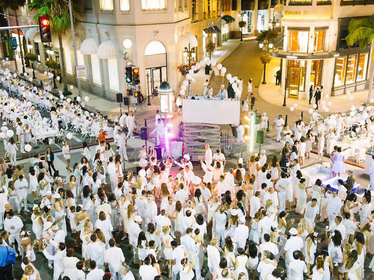 Diner en Blanc