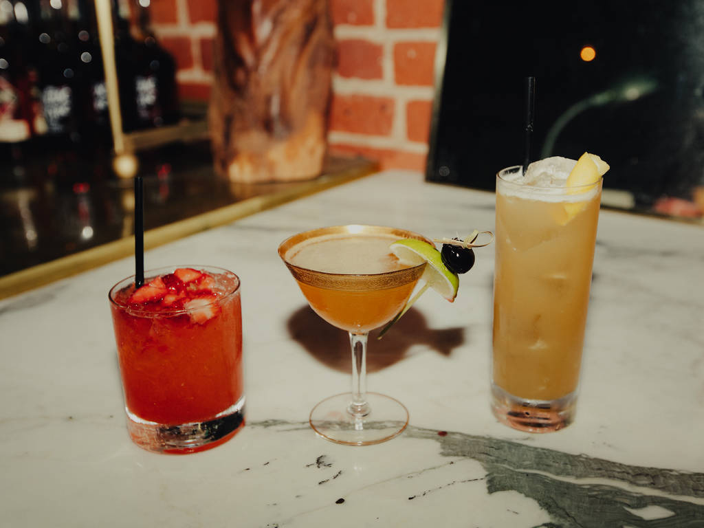 21 Best Cocktail Bars in Los Angeles For Amazing Drinks