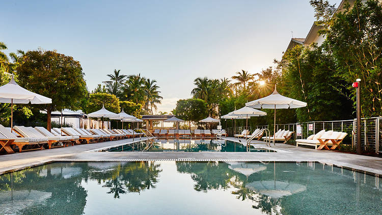 Miami Nautilus South Beach pool