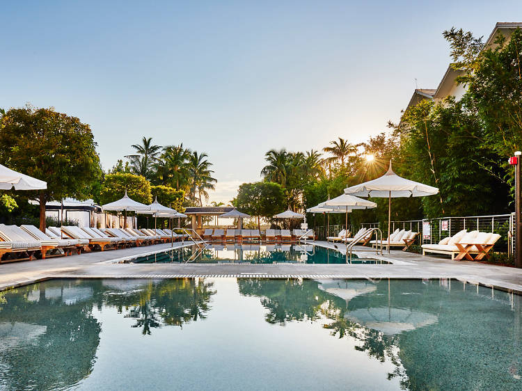 Miami Nautilus South Beach pool