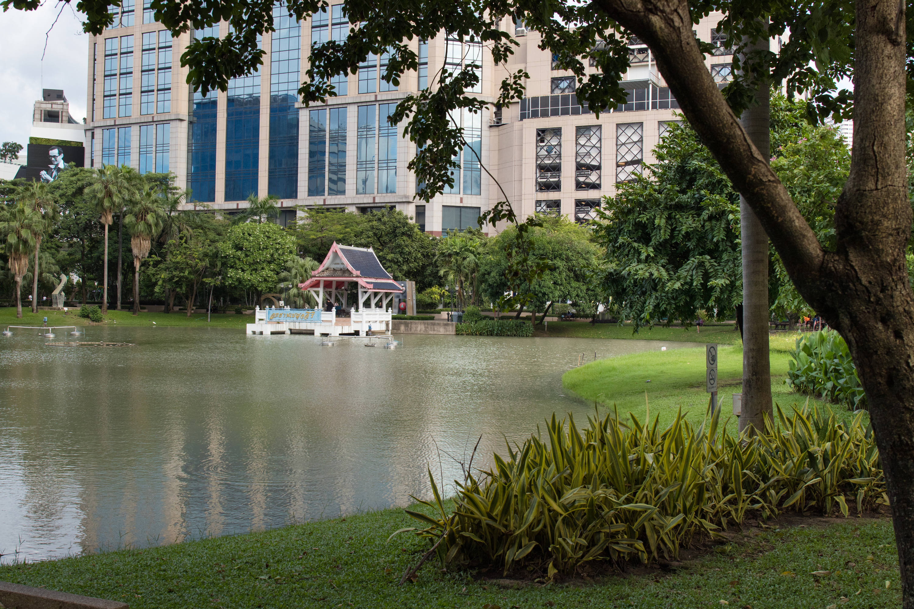 The EM District in Bangkok - The Emporium, EmQuartier and EmSphere Shopping  District in Sukhumvit – Go Guides