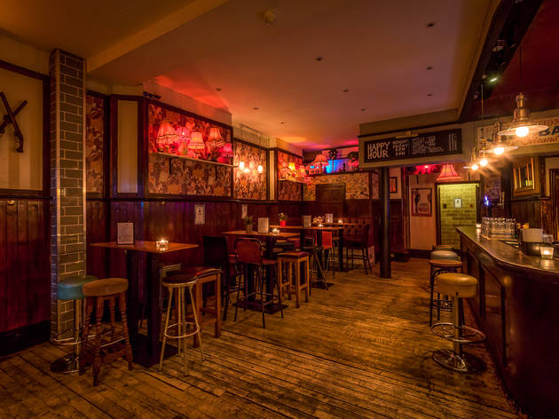 Simmons Tower Bridge | Bars and pubs in Bermondsey, London