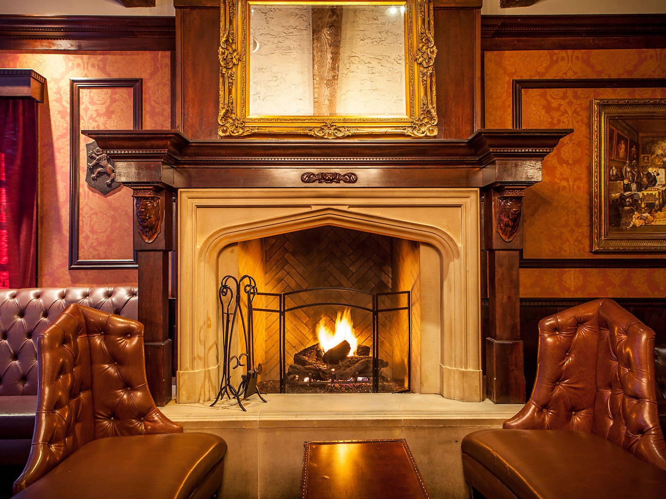 Where to Find the Best Fireplace Bars in Los Angeles