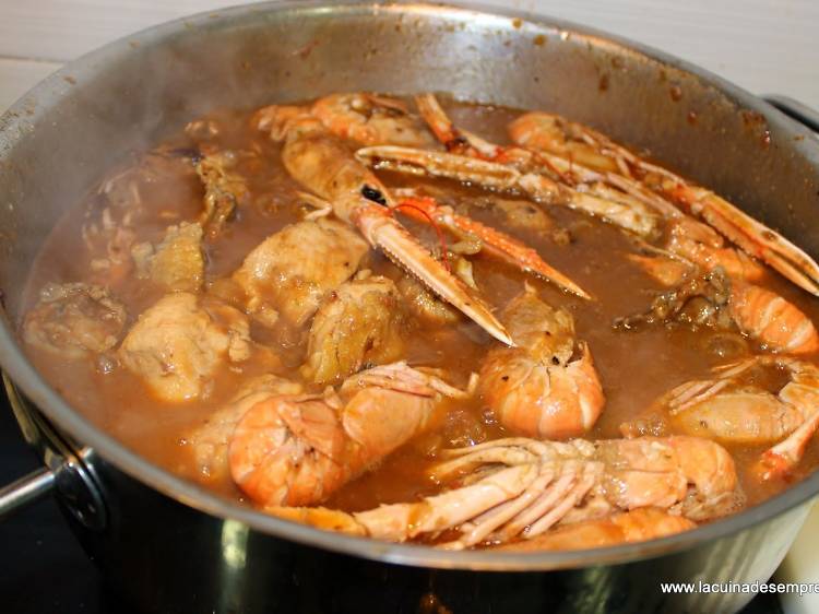 Chicken with crayfish