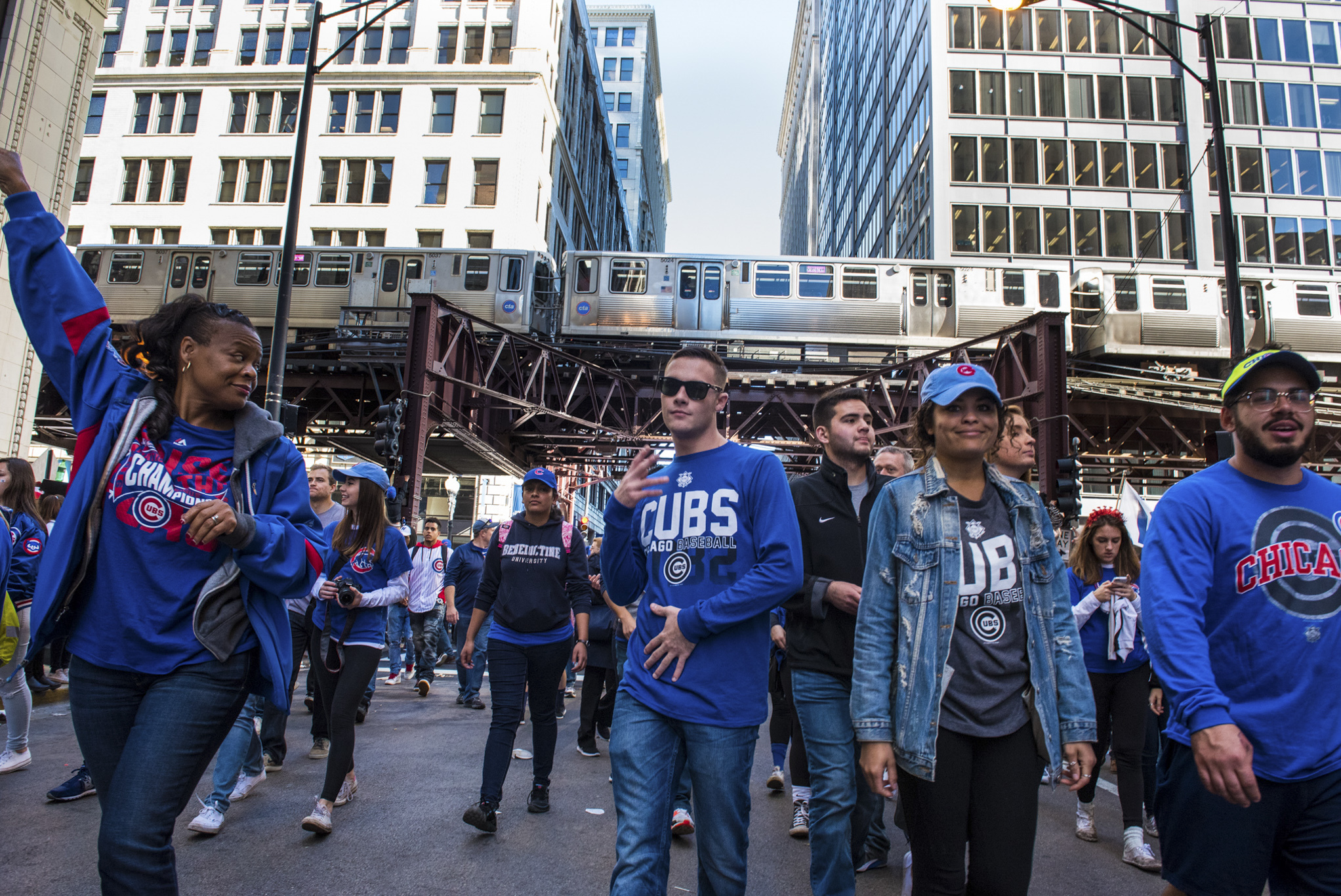 Kris Bryant and his fiancee took engagement photos at Wrigley Field