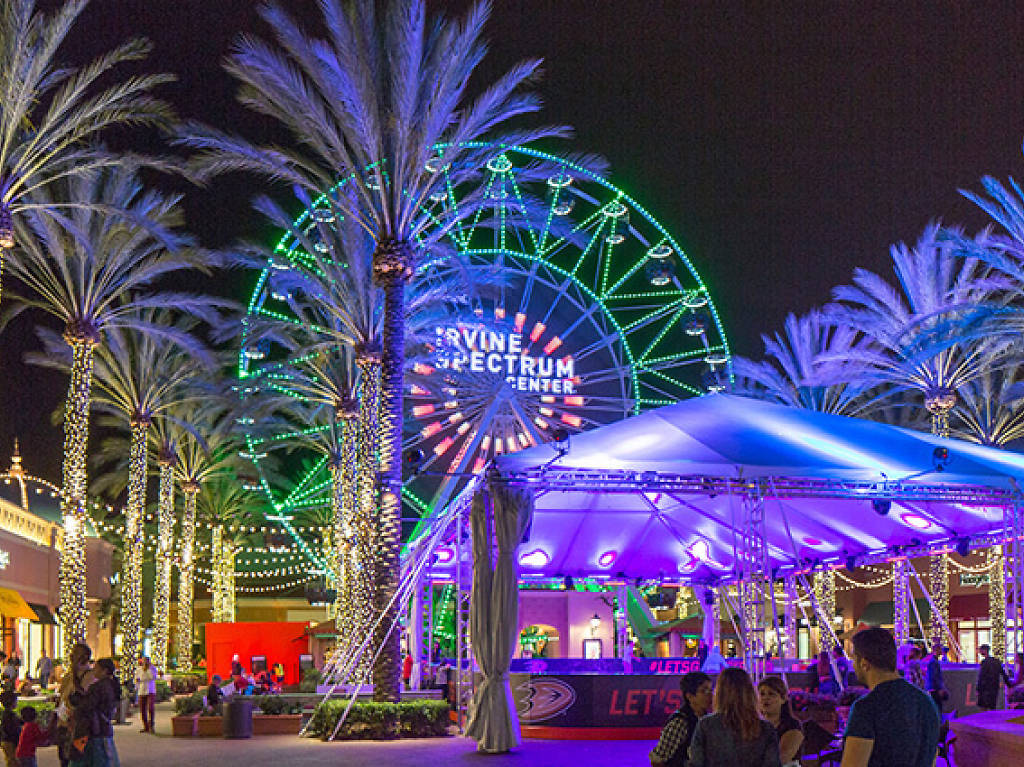 Best Places to Go Ice Skating Outdoors in Los Angeles