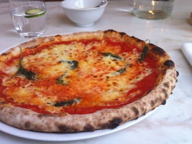 Et la meilleure pizza margherita de Paris est… Et la meilleure pizza margherita de Paris est…