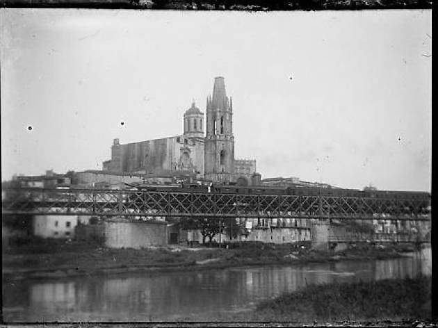 Vista del pont del Ferrocarril sobre el riu Onyar 1930-1935 Vista del pont del Ferrocarril sobre el riu Onyar 1930-1935