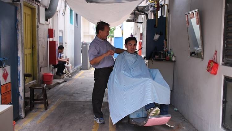 Street Barber Between Telok Ayer and Amoy Streets