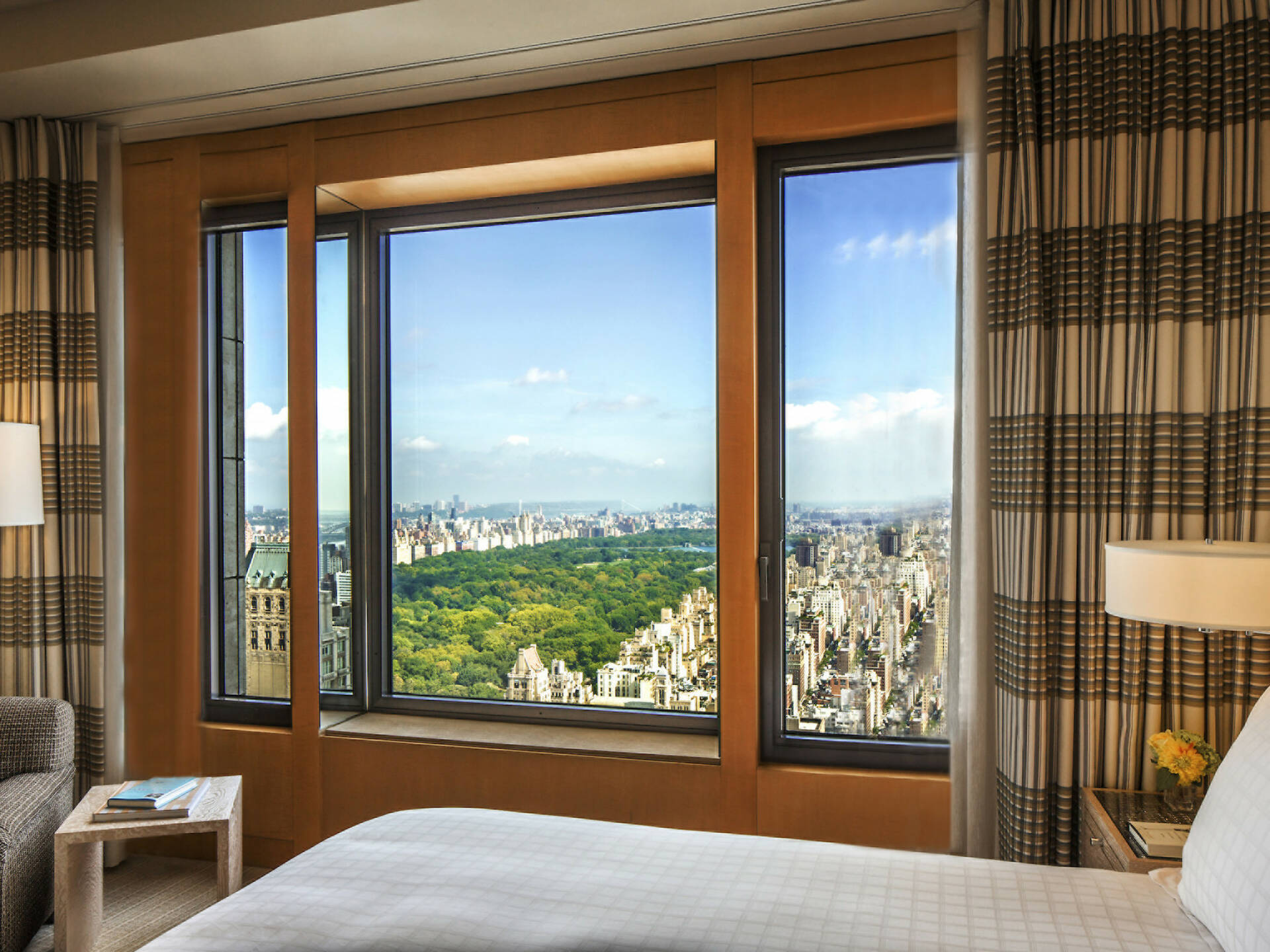17 Best Hotels With a View in NYC for 2024 | Best Places to Stay in NYC