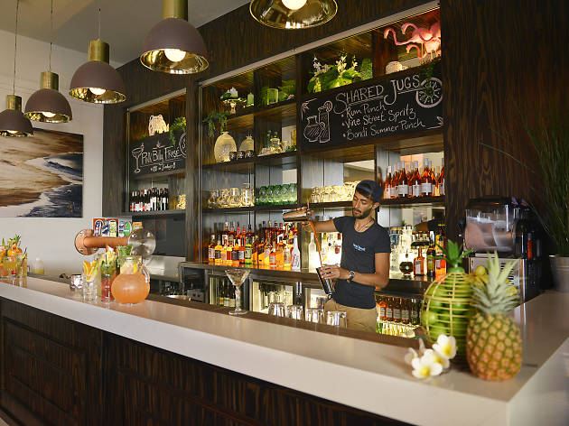 Curlewis Bar bondi hotel bar