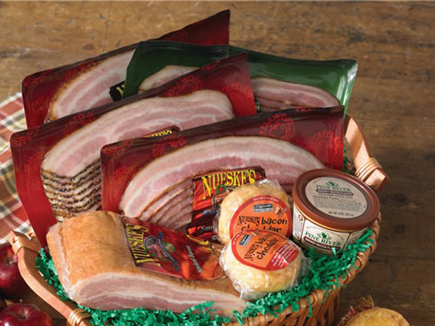 Nueske’s Bacon Lover’s Gift Basket Nueske’s Bacon Lover’s Gift Basket