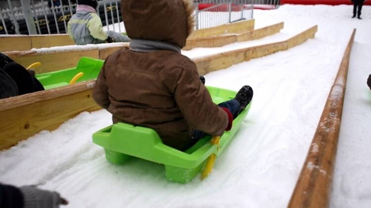 Skier et faire de la luge au Stade Charléty