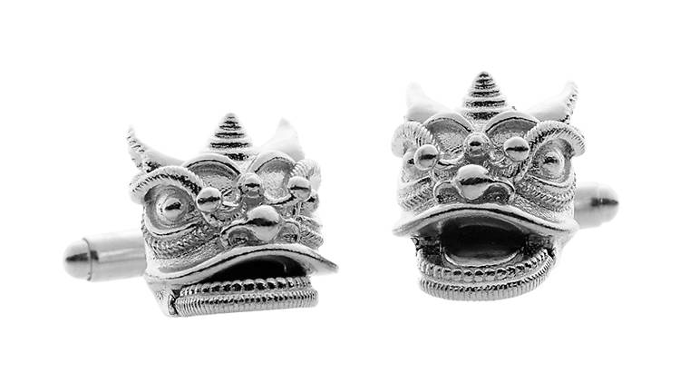 Southern Chinese Lion Cufﬂinks (around $354) 