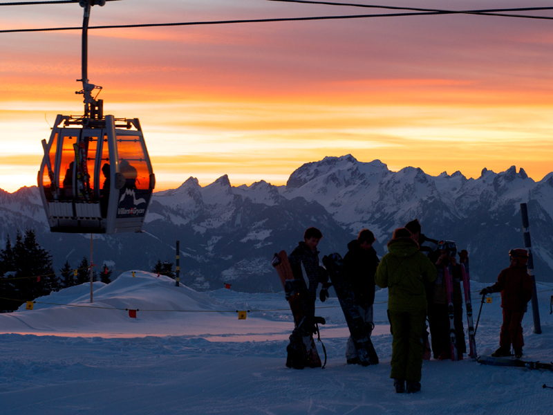 Resultado de imagem para Most regions of the world are familiar with the amazing phenomenon of snow. 