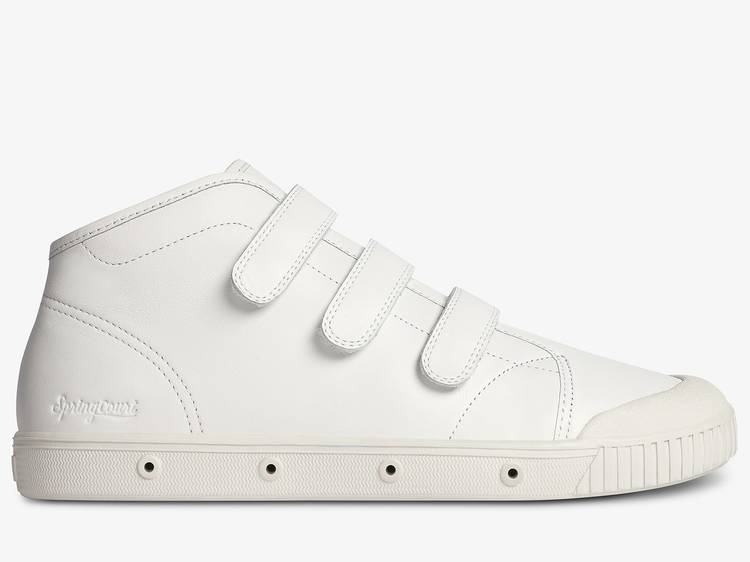 Des baskets Spring Court velcro en cuir blanc