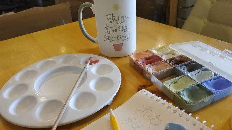 London pottery painting: make and paint your own ceramic mug