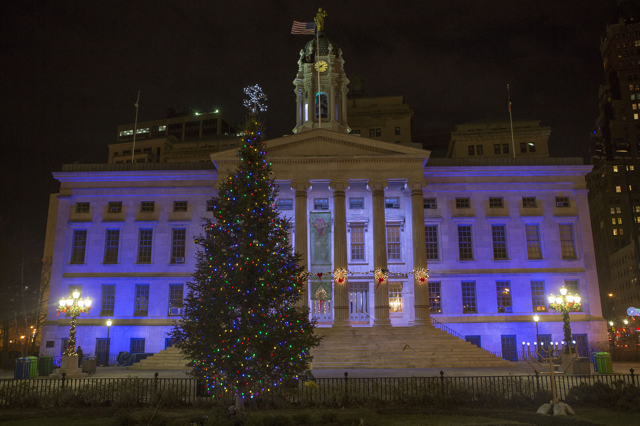 Best Pictures of Christmas in NYC Including Christmas lights