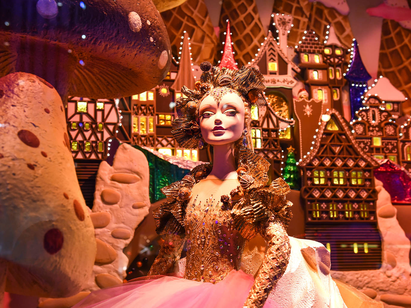 The best Christmas Lights NYC Offers and Festive Attractions