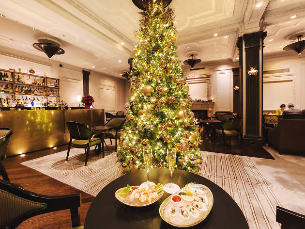 13 Best Christmas Hotels In Nyc Where To Spend The Holidays In