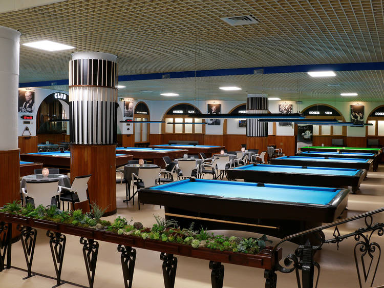 Sala de bilhar, salão de jogos de snooker, salão de bilhar