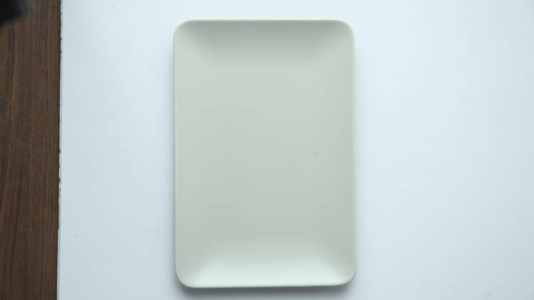 Beige plate