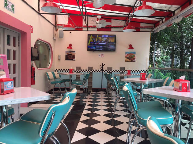 Retro Classic Diner Cenaduría estadounidense de los años sesenta