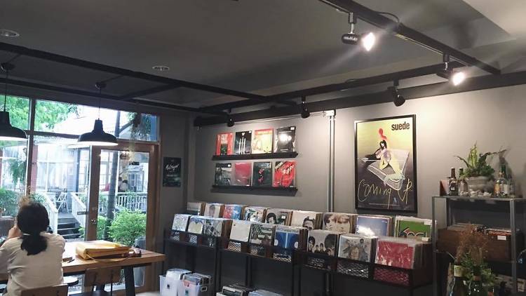 Garage Records ร้านแผ่นเสียง